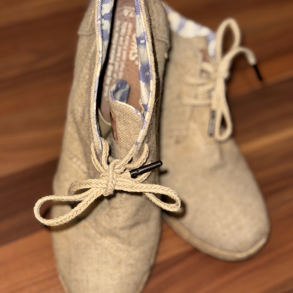 Toms Tan Lace Up Women's Boots